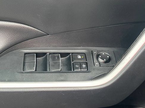 Used 2021 Toyota RAV4 XLE Premium AWD/4WD image 7