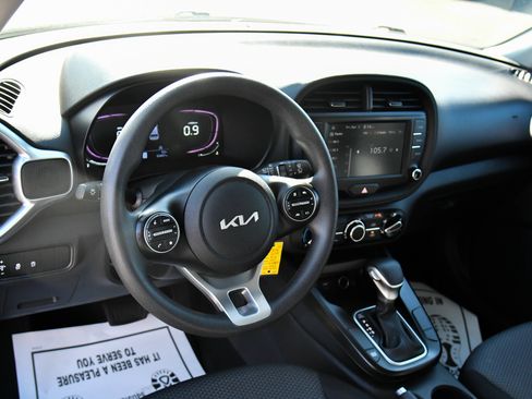 Used 2024 Kia Soul LX w/ Option Group 015 FWD image 14