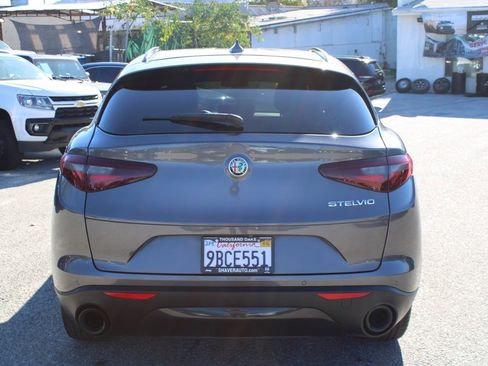 Used 2022 Alfa Romeo Stelvio Sprint image 5
