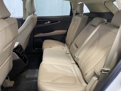 Used 2021 Lincoln Nautilus Reserve w/ Equipment Group 201A image 11