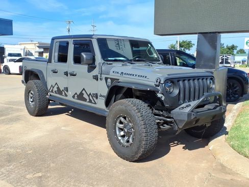 Used 2020 Jeep Gladiator Sport w/ Cold Weather Group AWD/4WD image 1