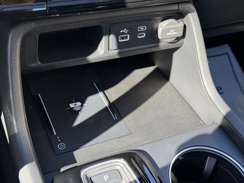 Certified 2025 Honda Pilot Touring image 24
