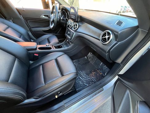 Used 2018 Mercedes-Benz CLA 250 image 11