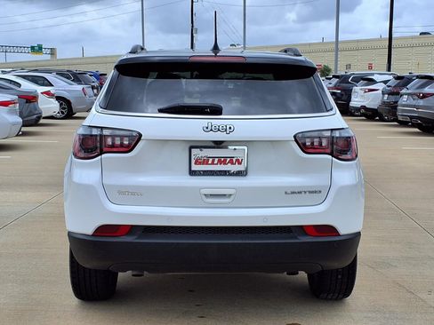 Used 2025 Jeep Compass Limited image 6