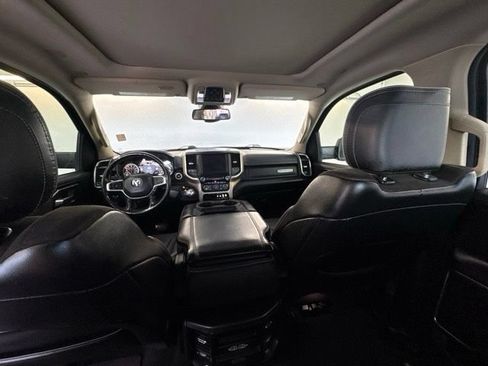 Used 2019 RAM 1500 Laramie AWD/4WD image 12