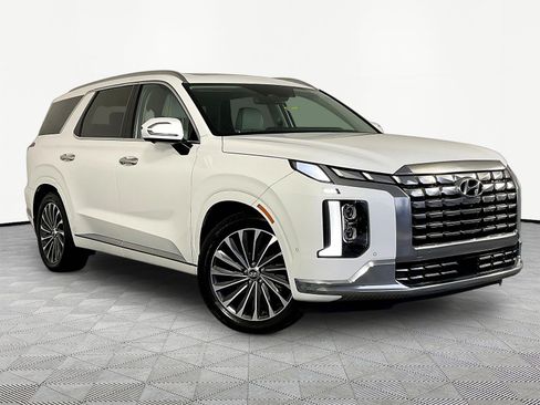 Used 2023 Hyundai Palisade Calligraphy w/ Cargo Package FWD image 3