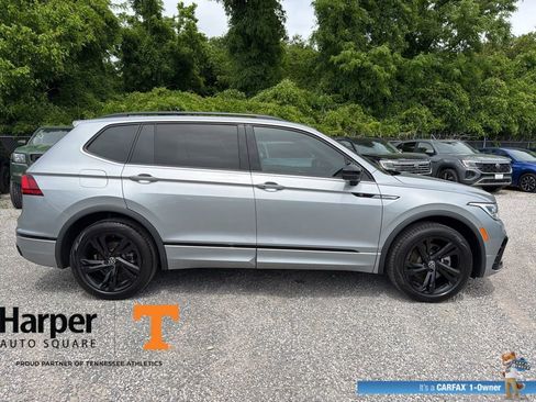 Certified 2023 Volkswagen Tiguan SE R-Line FWD image 6