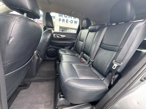 Used 2015 Nissan Rogue SV w/ SV Premium Package FWD image 19