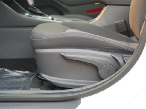Used 2019 Hyundai Ioniq Plug-In Hybrid FWD image 15