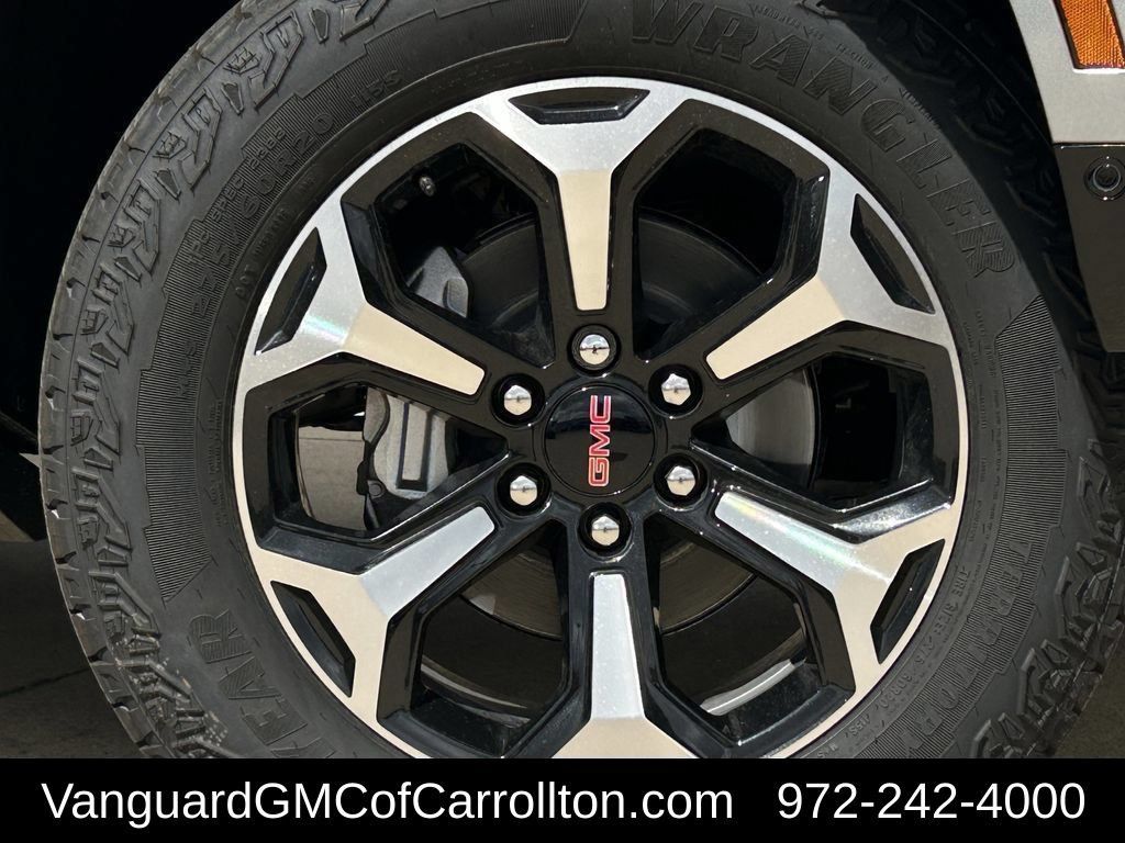 New 2026 GMC Yukon XL AT4 w/ AT4 Premium Plus Package AWD/4WD image 8