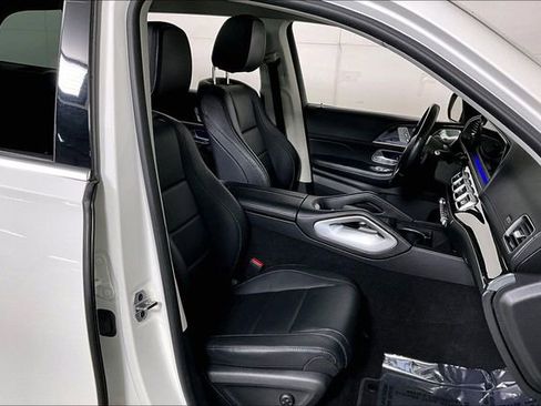 Used 2023 Mercedes-Benz GLS 450 4MATIC image 7