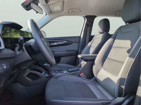 Used 2024 Chevrolet TrailBlazer LS FWD image 14