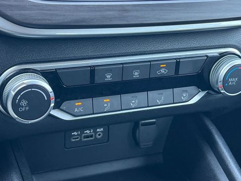 Used 2025 Nissan Altima 2.5 SV image 23