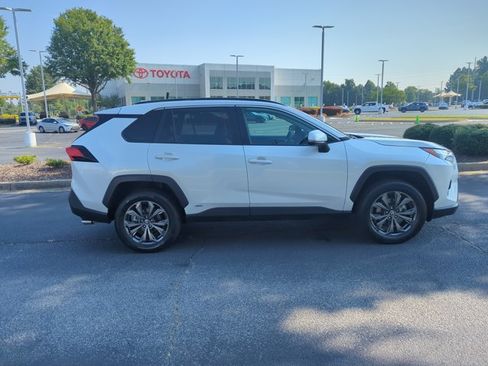 Used 2023 Toyota RAV4 XLE Premium AWD/4WD image 4