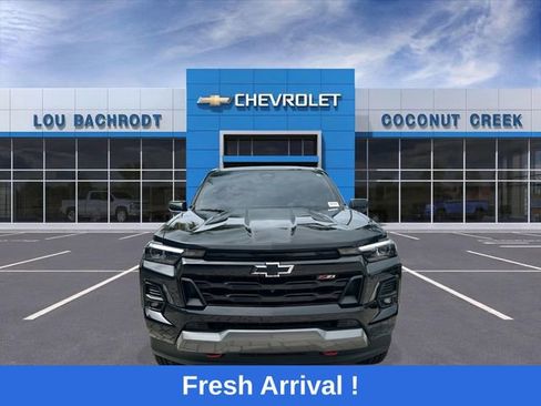 Used 2023 Chevrolet Colorado Z71 w/ Z71 Convenience Package 2 AWD/4WD image 3