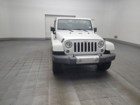 Used 2015 Jeep Wrangler Unlimited Sahara w/ Connectivity Group AWD/4WD image 14