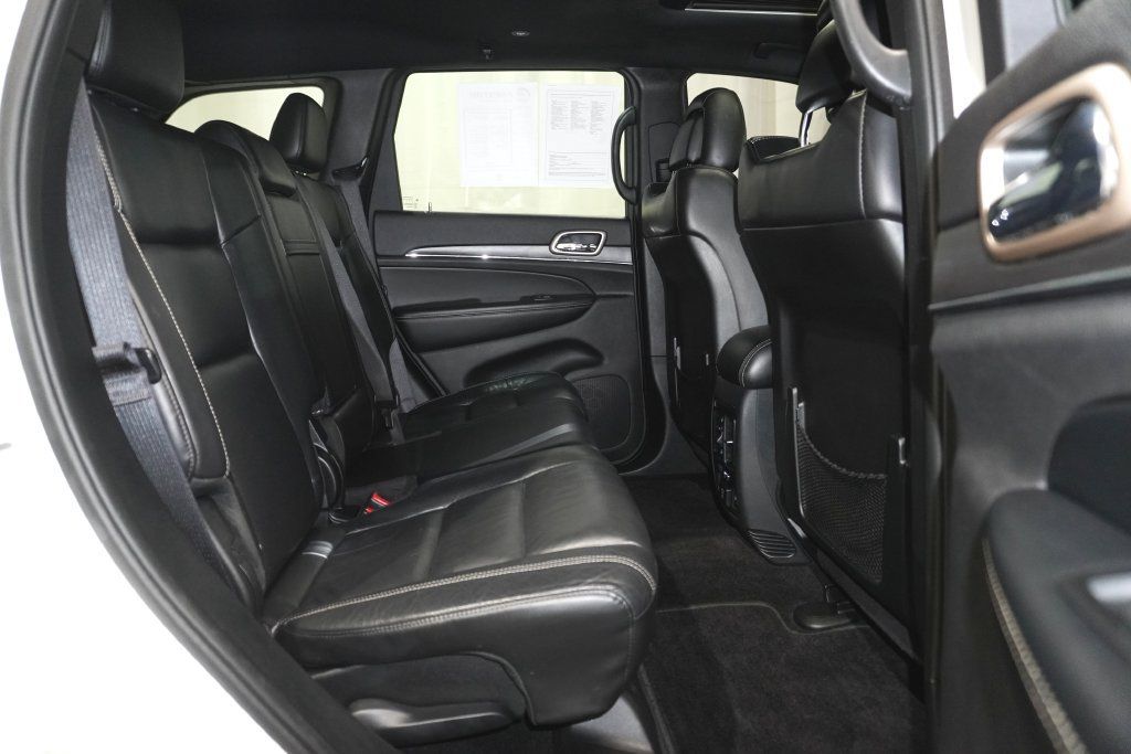 Used 2017 Jeep Grand Cherokee Limited AWD/4WD image 16