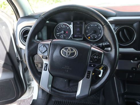 Used 2020 Toyota Tacoma SR5 image 23