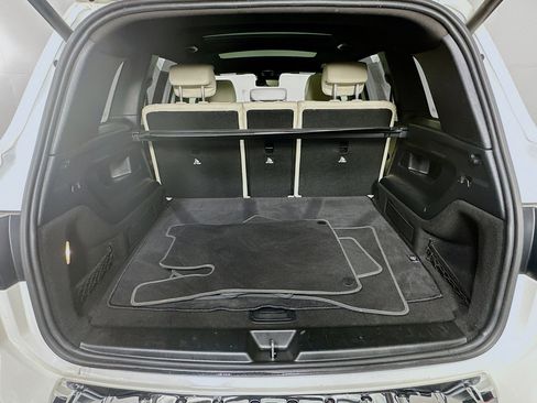Used 2025 Mercedes-Benz GLB 250 image 30