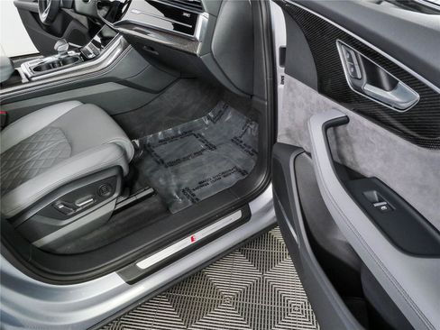 Used 2022 Audi SQ7 Premium Plus w/ SQ7 Executive Package AWD/4WD image 26