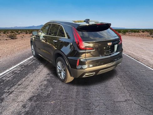 Used 2025 Cadillac XT4 Premium Luxury image 6