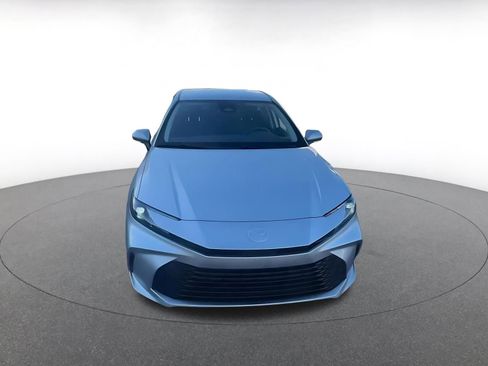 Used 2025 Toyota Camry LE image 4