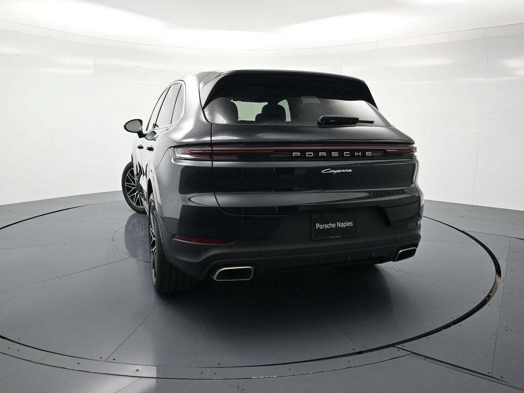 Used 2026 Porsche Cayenne AWD/4WD image 27