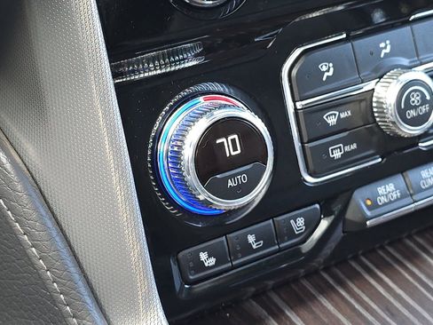 Used 2024 GMC Yukon XL Denali w/ Denali Reserve Package image 29