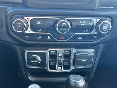 Used 2023 Jeep Gladiator Sport image 21