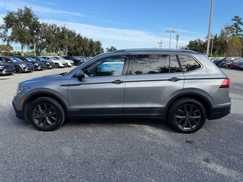 Used 2023 Volkswagen Tiguan SE image 11