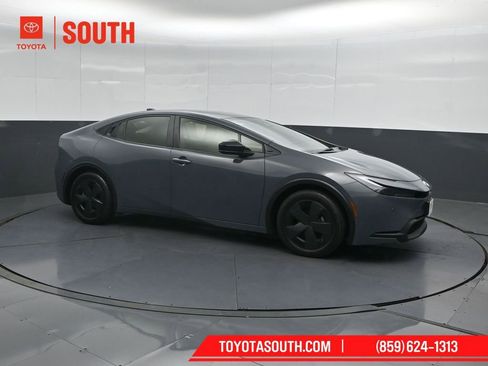 Used 2025 Toyota Prius LE FWD image 1