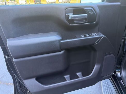Certified 2019 Chevrolet Silverado 1500 Custom w/ Custom Value Package AWD/4WD image 8
