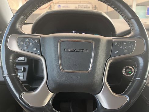 Used 2020 GMC Yukon XL Denali image 9