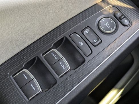 Used 2022 Honda Civic Touring image 25