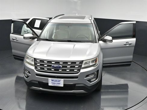 Used 2017 Ford Explorer Limited FWD image 38