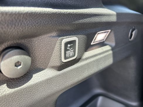 New 2025 Jeep Grand Cherokee L Altitude image 10