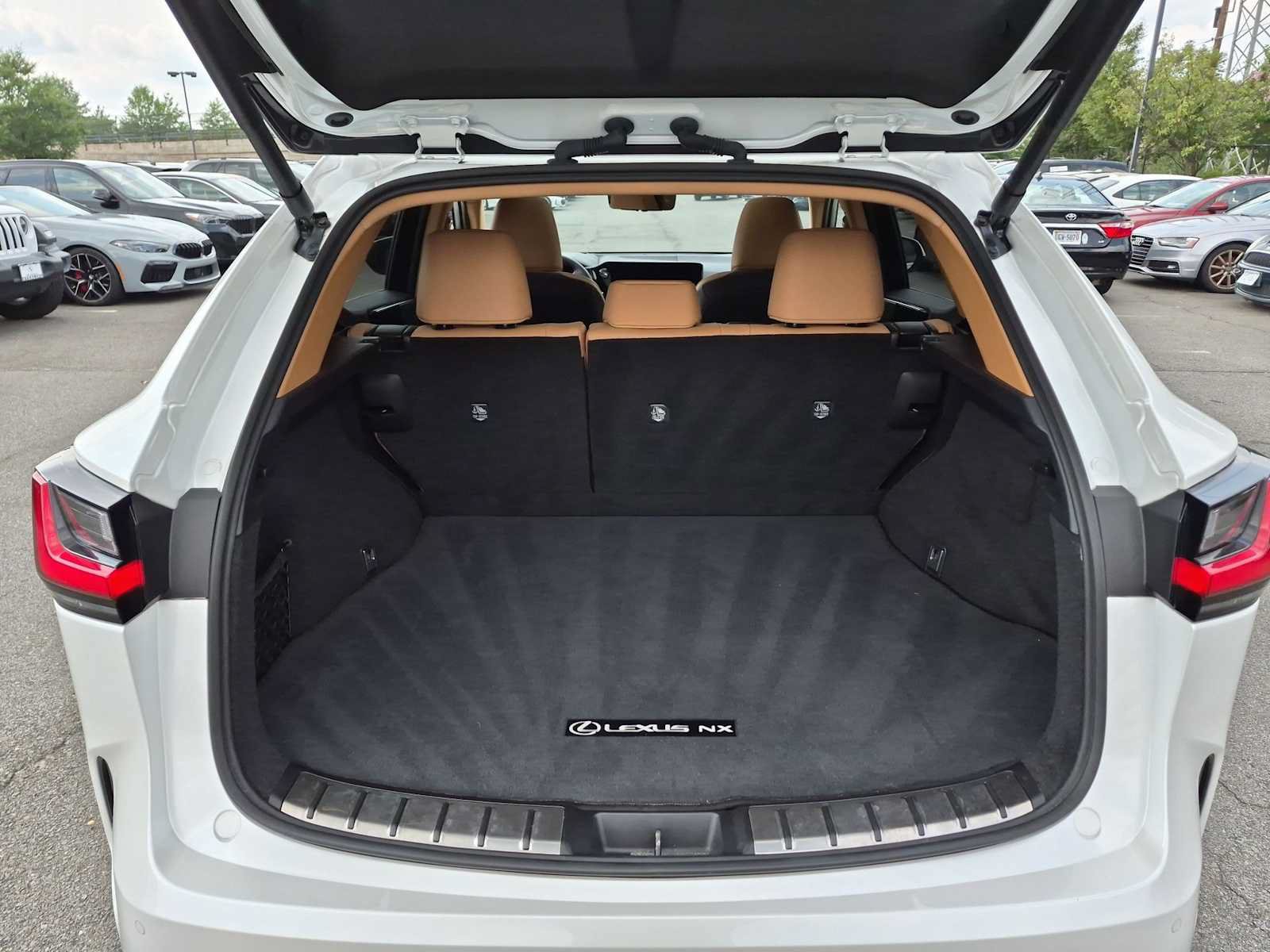 Used 2024 Lexus NX 350h AWD image 35