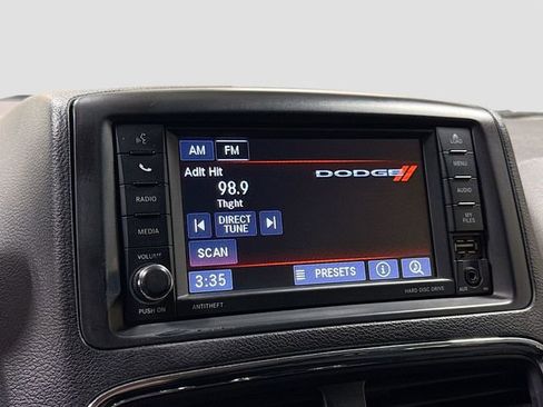 Used 2019 Dodge Grand Caravan SE image 12