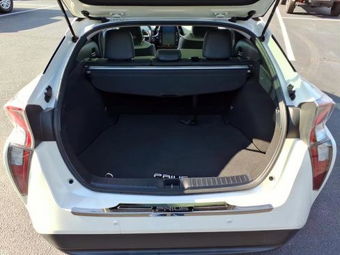 Used 2018 Toyota Prius Four image 10