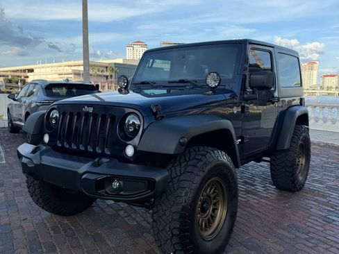 Used 2013 Jeep Wrangler Sport AWD/4WD image 4