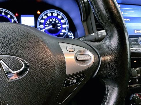 Used 2016 INFINITI QX70 AWD w/ Premium Package image 19