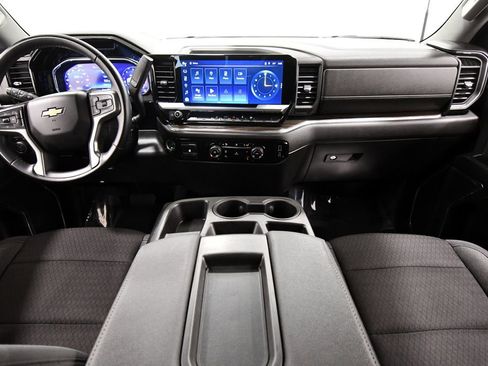 Used 2024 Chevrolet Silverado 2500 LT image 3