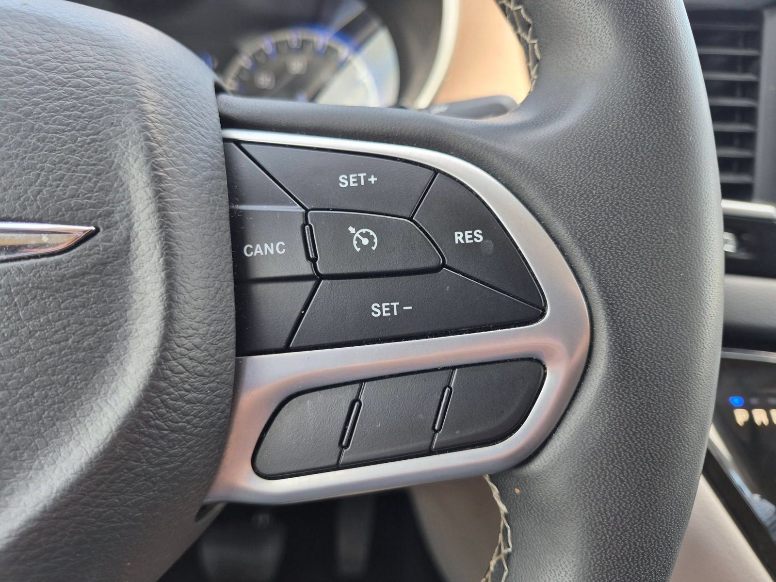 Used 2023 Chrysler Voyager LX FWD image 14