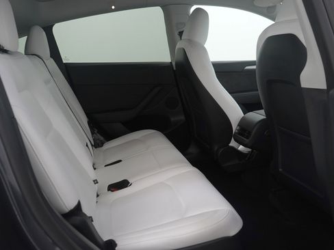 Used 2025 Tesla Model Y Long Range image 14