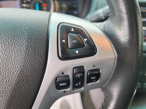 Used 2013 Ford Explorer XLT image 18