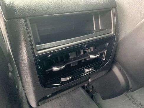 Used 2023 Jeep Grand Cherokee Altitude AWD/4WD image 18