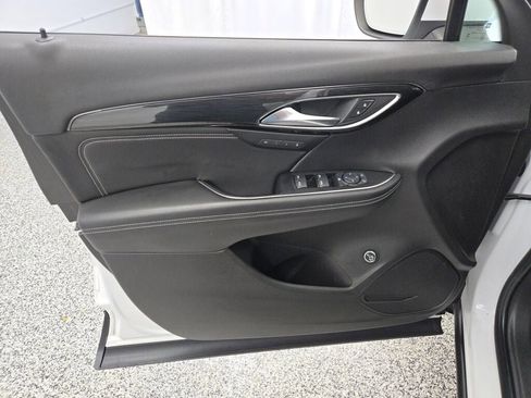 Used 2023 Buick Envision Essence image 22