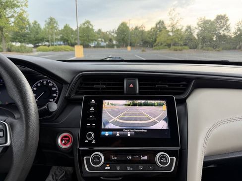Used 2019 Honda Insight EX image 22