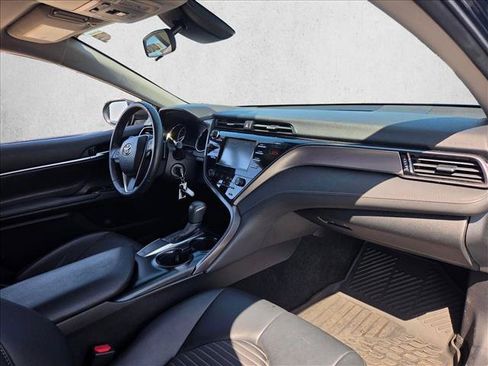 Used 2019 Toyota Camry SE FWD image 15