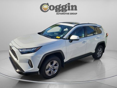 Used 2024 Toyota RAV4 XLE w/ Convenience Package FWD image 1